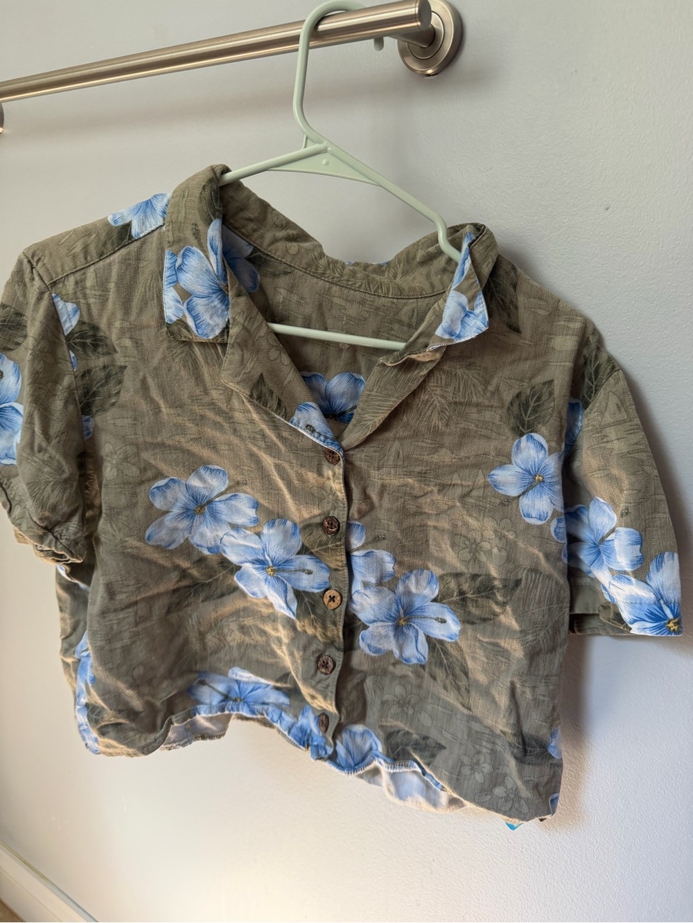 Floral Button-Front crop Shirt - Olive Green with Blue Flowers